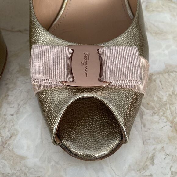 Salvatore Ferragamo Ribes Champagne Patent Leather Open Toe Pumps Heels - Picture 5 of 15